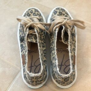 Blowfish Malibu leopard-print canvas shoes